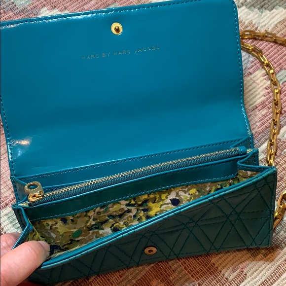 Marc by Marc Jacobs lamb leather chain crossbody - Picture 4 of 5